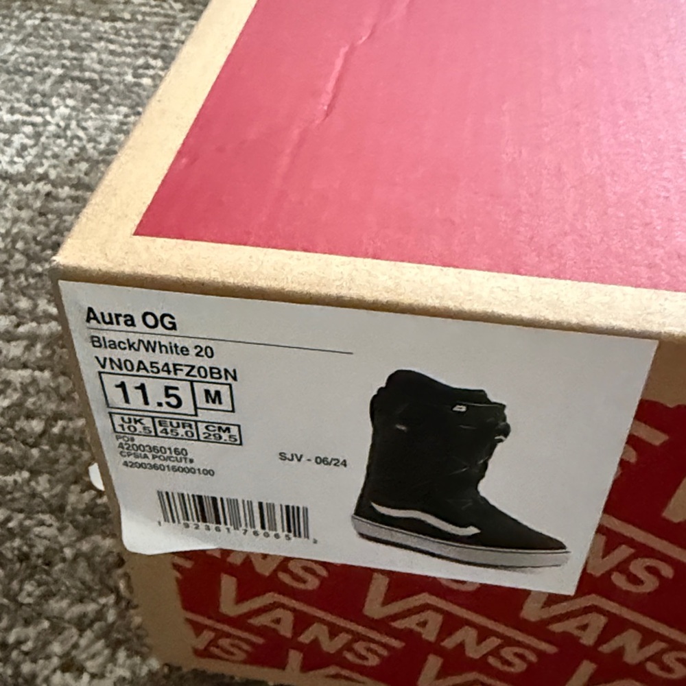 Vans Aura OG Black Snowboard Boots - Picture 14 of 14